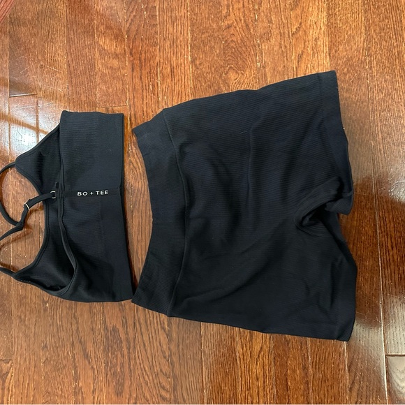 Work out clothes - Picture 2 of 4